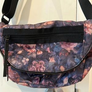 Lululemon crossbody floral print bag only $35!